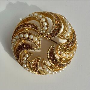 BSK Vintage Gold-Tone Pearl & Amber Rhinestone Swirl Brooch